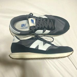 New balances size ten also just trying to get rid of them only worn 3 times.